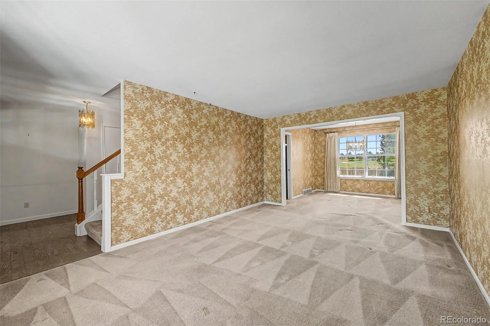487 S Kingston Circle Aurora CO 80012 | MLS #REC3327800 10012026181156 1600 10