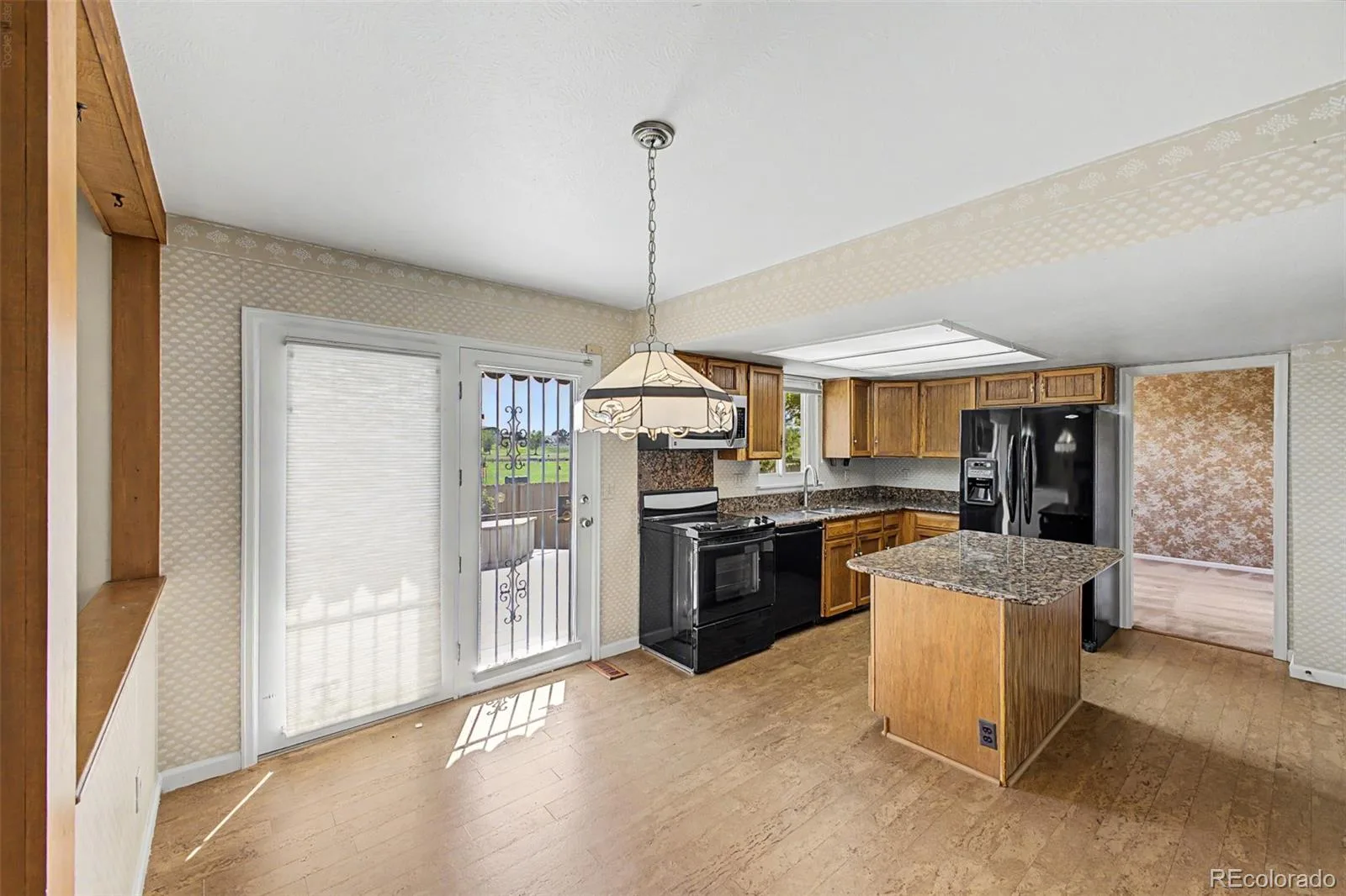 487 S Kingston Circle Aurora CO 80012 | MLS #REC3327800 10012026181156 1600 21