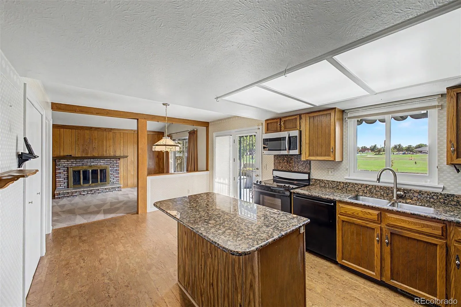 487 S Kingston Circle Aurora CO 80012 | MLS #REC3327800 10012026181156 1600 22