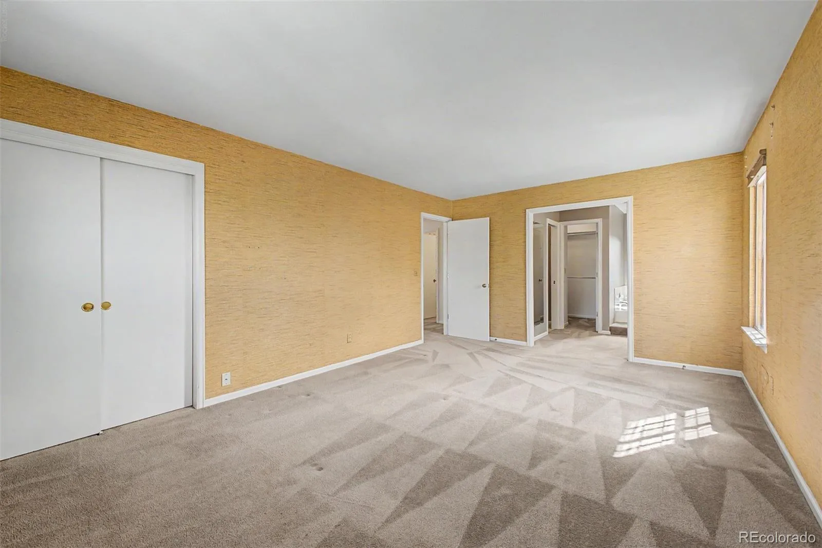 487 S Kingston Circle Aurora CO 80012 | MLS #REC3327800 10012026181156 1600 27