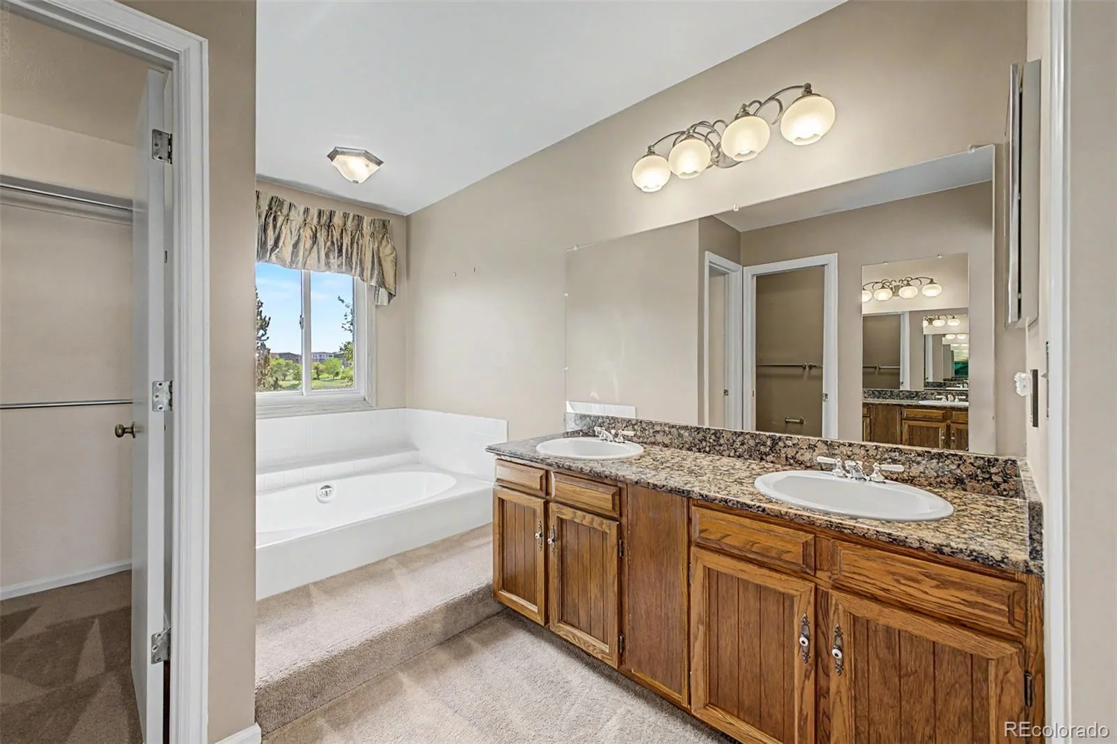 487 S Kingston Circle Aurora CO 80012 | MLS #REC3327800 10012026181156 1600 29