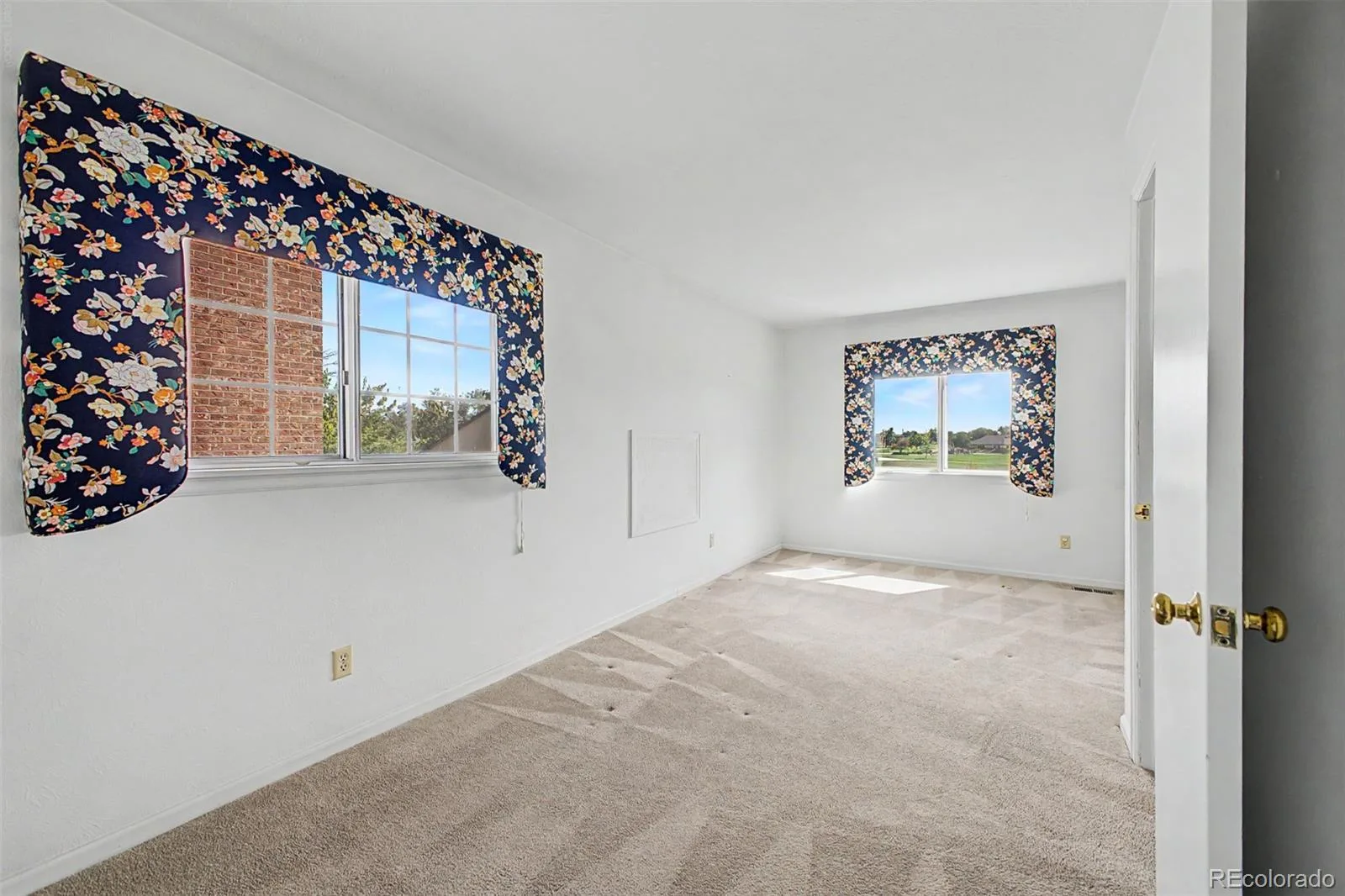487 S Kingston Circle Aurora CO 80012 | MLS #REC3327800 10012026181156 1600 32