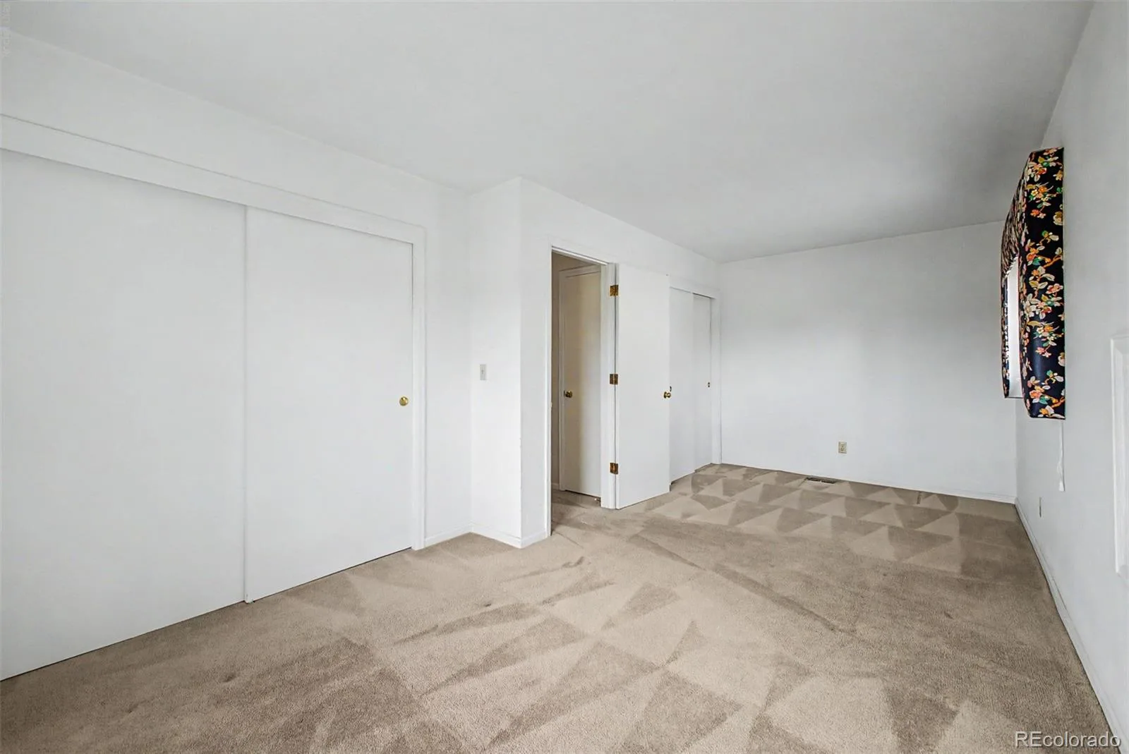487 S Kingston Circle Aurora CO 80012 | MLS #REC3327800 10012026181156 1600 33