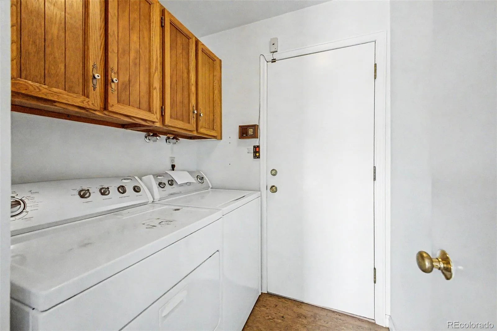 487 S Kingston Circle Aurora CO 80012 | MLS #REC3327800 10012026181156 1600 39