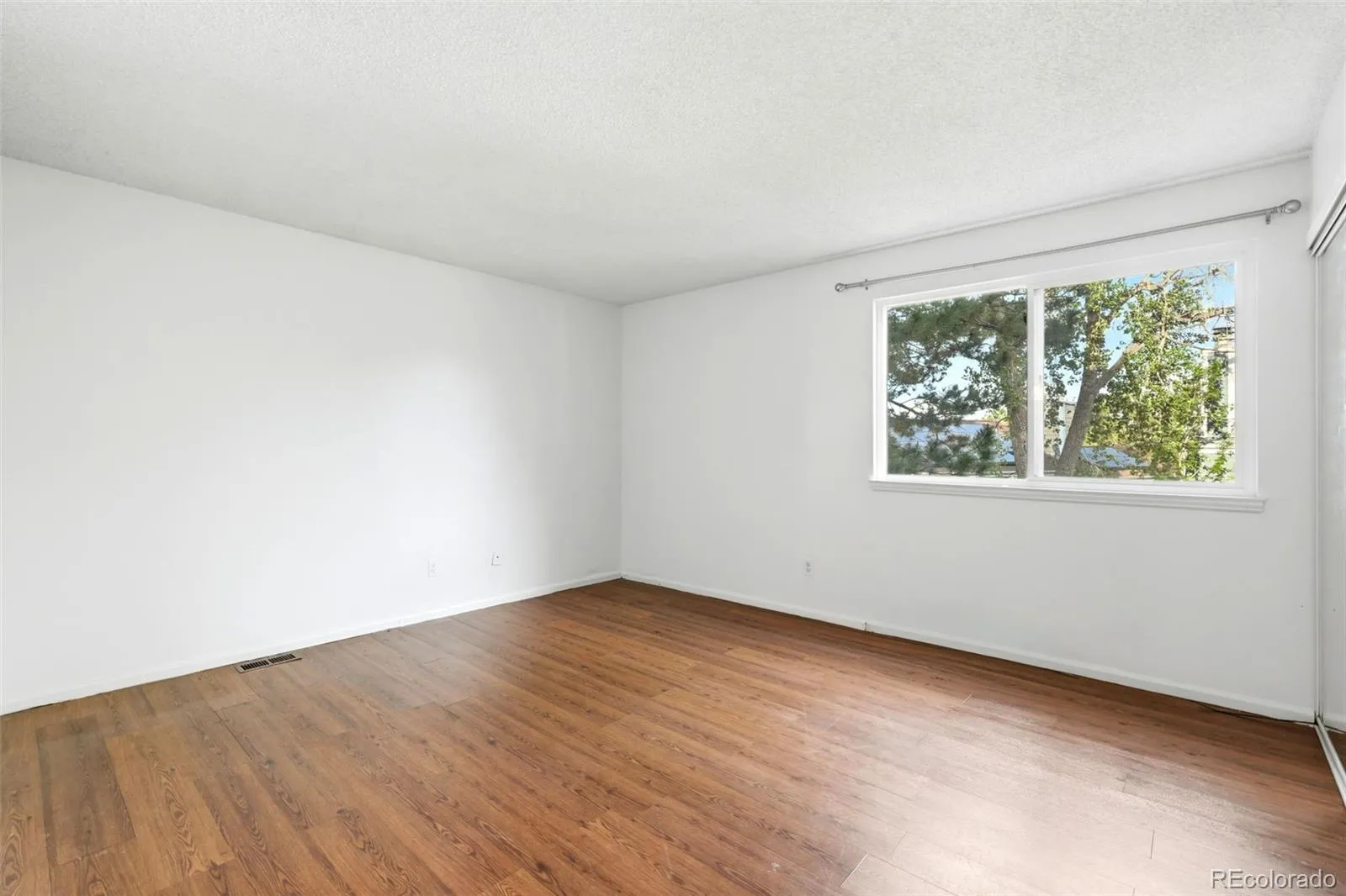 17592 E Ohio Circle Aurora CO 80017 MLS #REC3330320 05282026024032 1600 12
