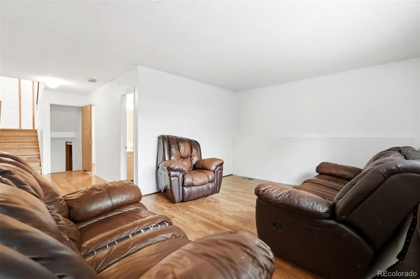 17592 E Ohio Circle Aurora CO 80017 MLS #REC3330320 05282026024032 1600 15
