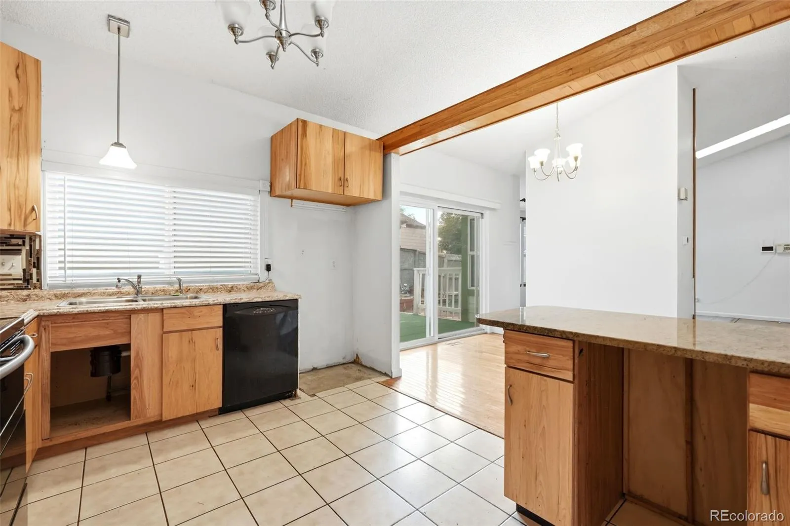 17592 E Ohio Circle Aurora CO 80017 MLS #REC3330320 05282026024032 1600 6