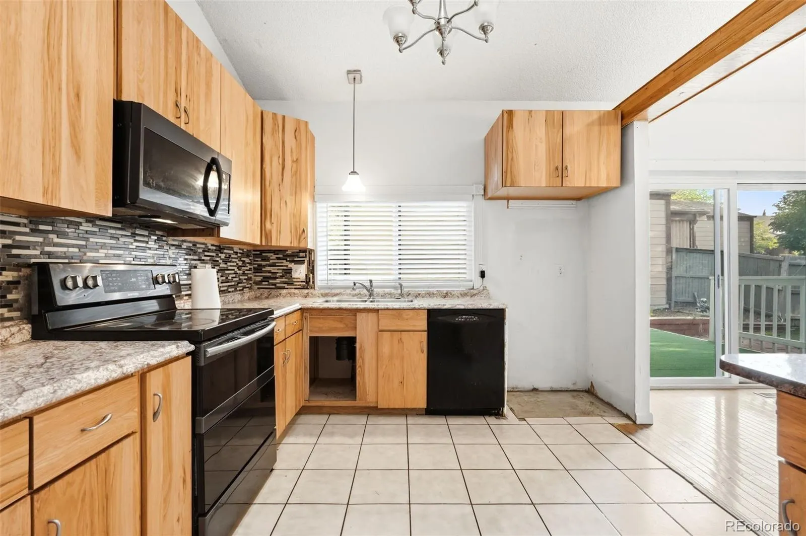 17592 E Ohio Circle Aurora CO 80017 MLS #REC3330320 05282026024032 1600 7