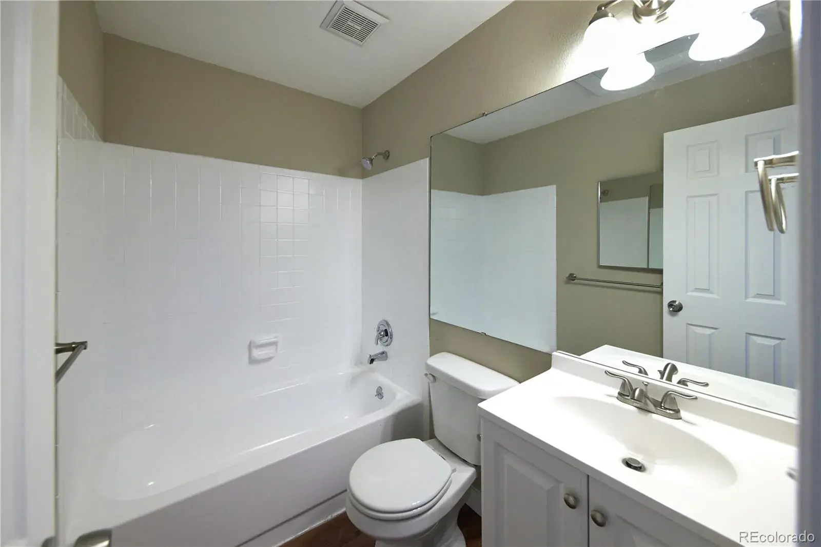 61 S Sable Boulevard #C26 Aurora CO 80012 MLS #REC3330702 03032026204322 1600 13