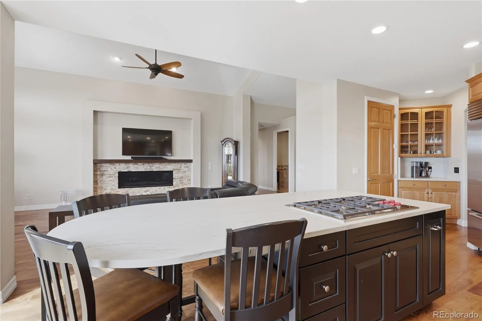 6732 Vista Lodge Loop Castle Pines CO 80108 MLS #REC3335126 06092026005937 1600 17