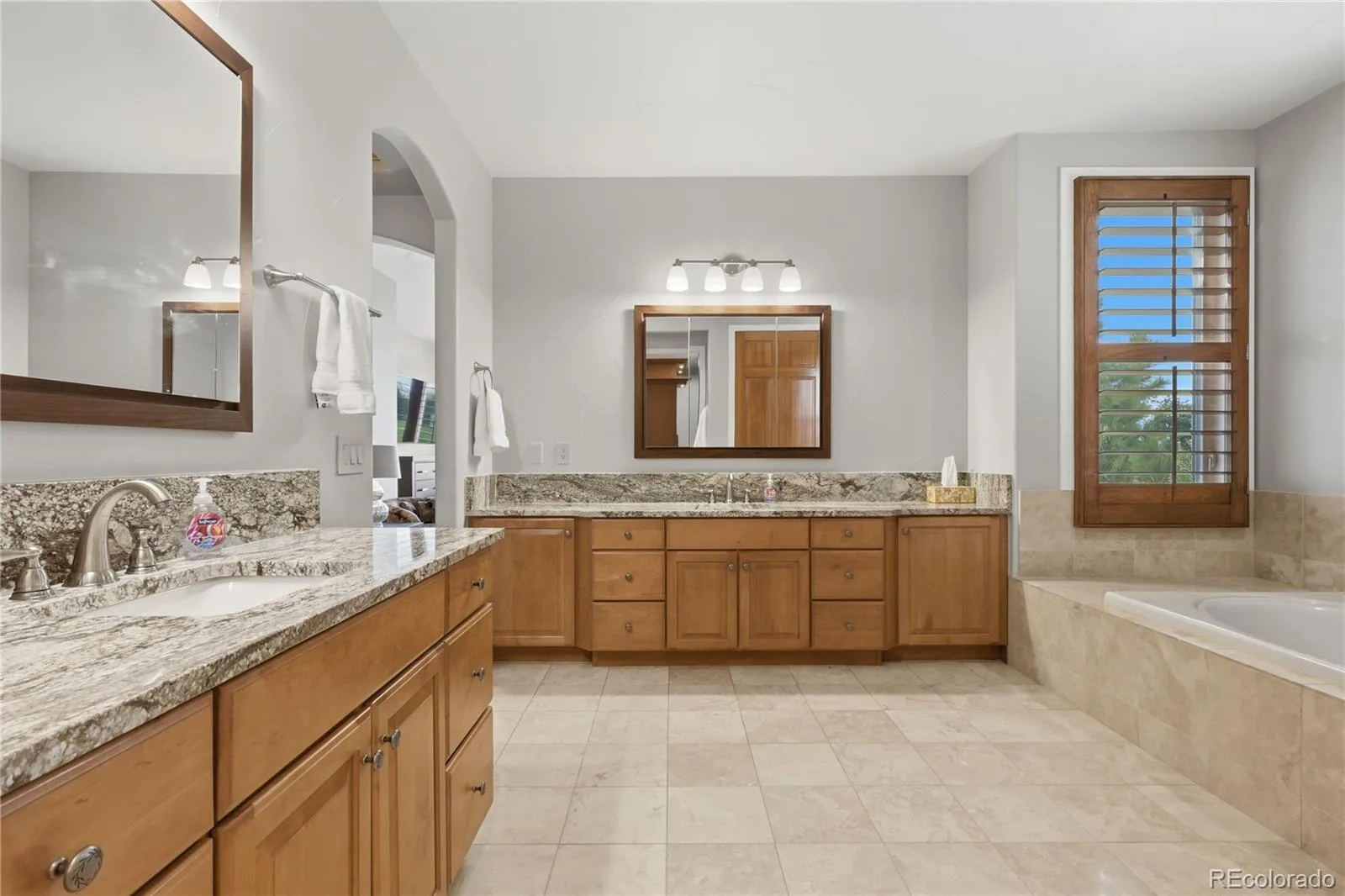 6732 Vista Lodge Loop Castle Pines CO 80108 MLS #REC3335126 06092026005937 1600 29