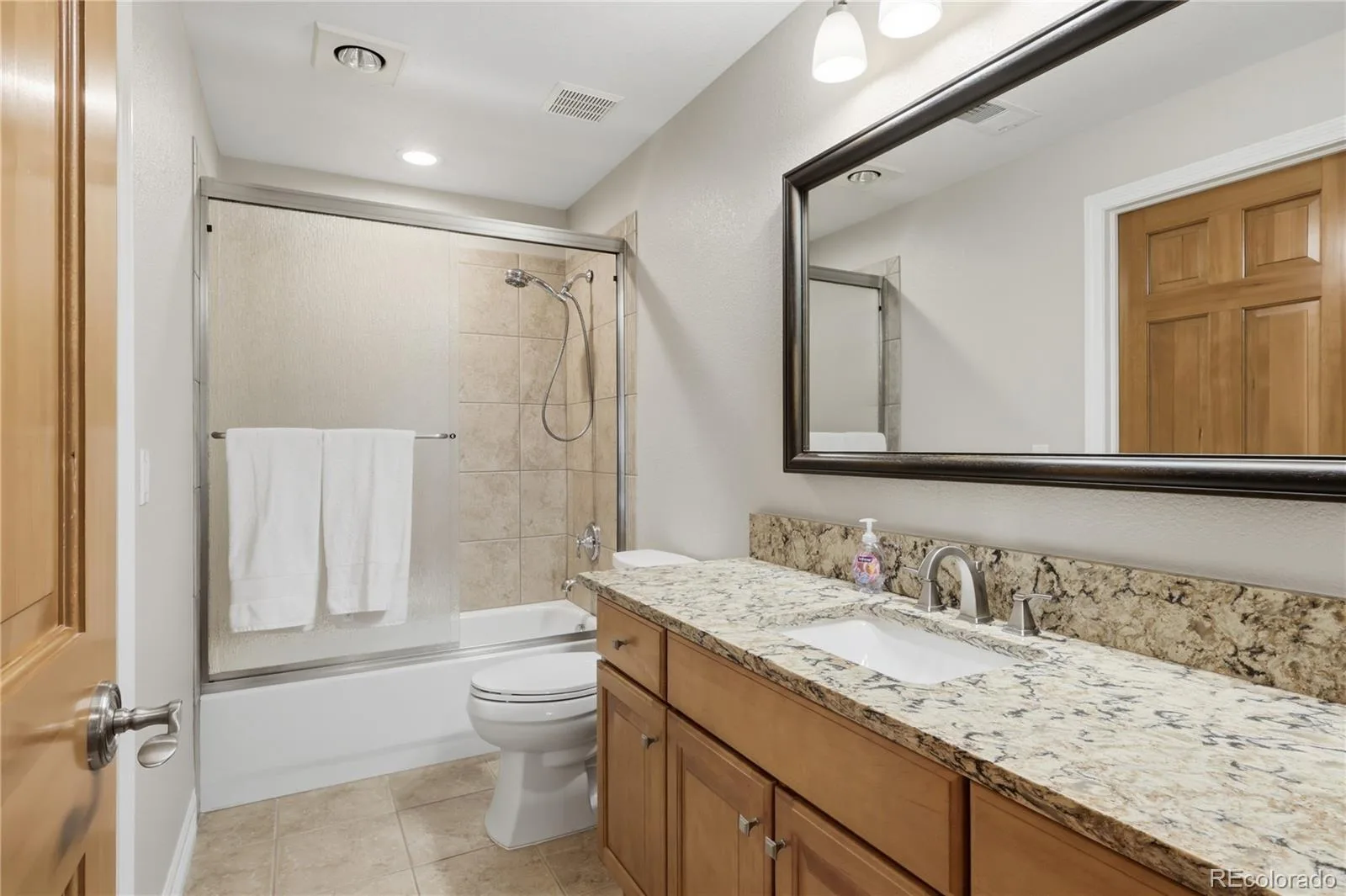6732 Vista Lodge Loop Castle Pines CO 80108 MLS #REC3335126 06092026005937 1600 40
