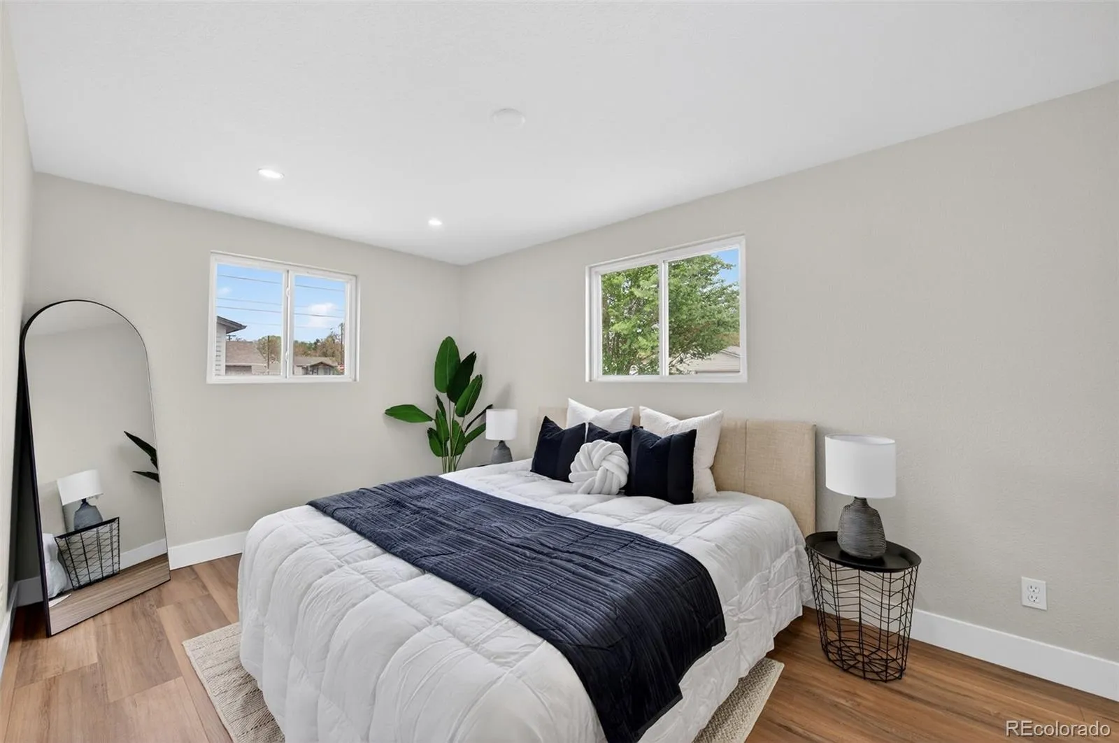 04162026144200 1600 13