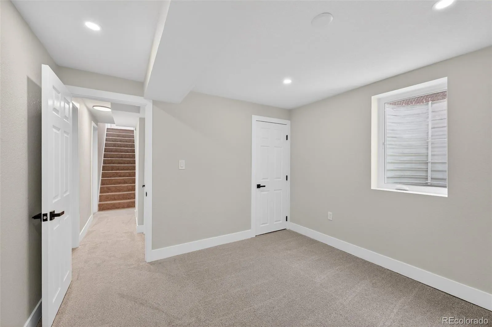 04162026144200 1600 17