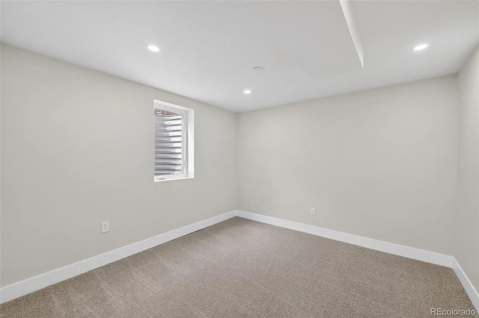 04162026144200 1600 18