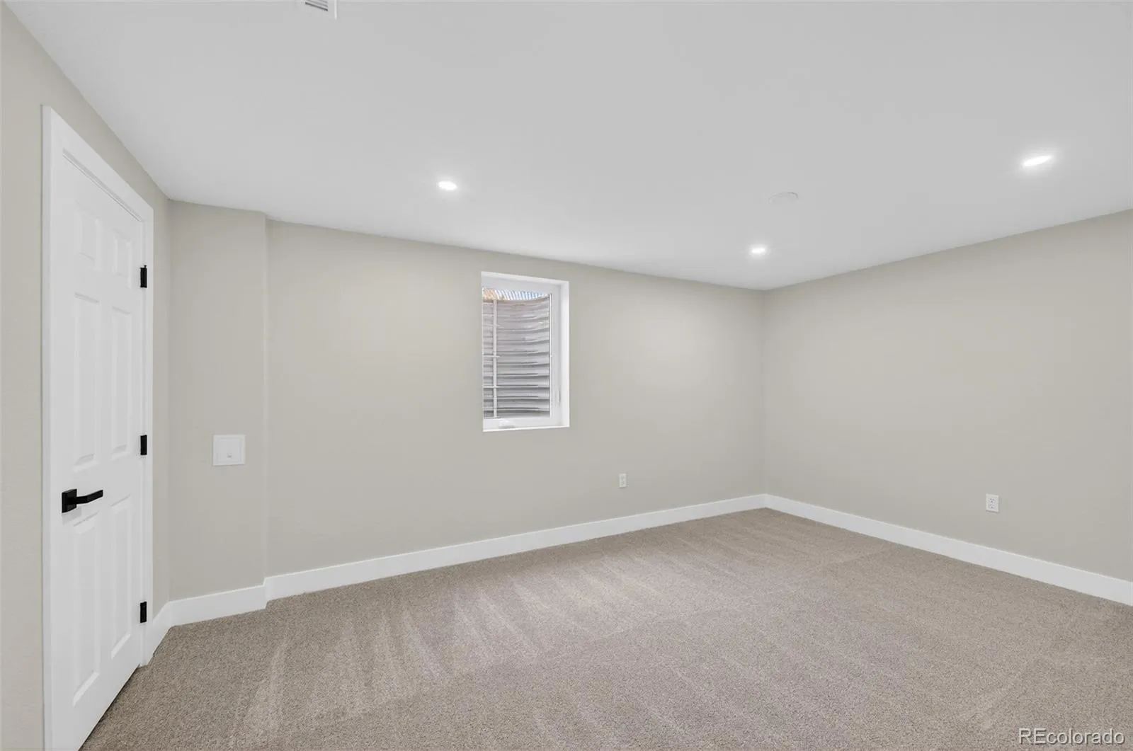 04162026144200 1600 19