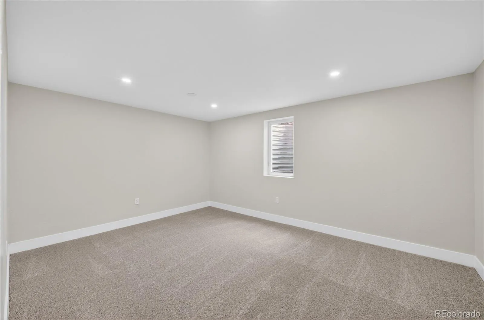 04162026144200 1600 21