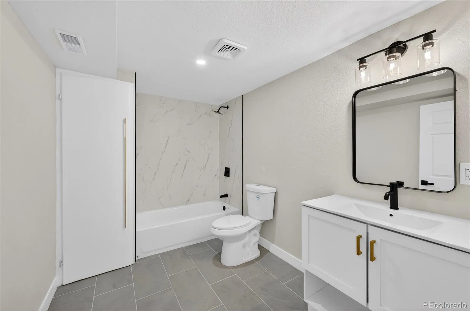 04162026144200 1600 23