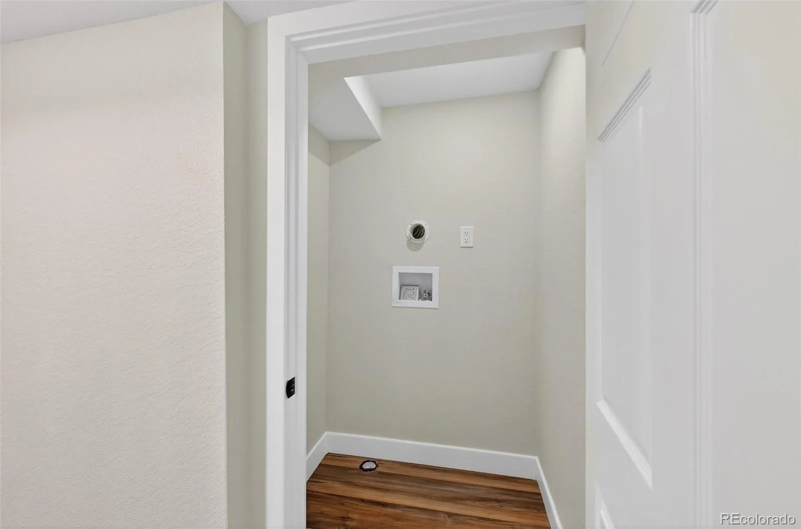 04162026144200 1600 24