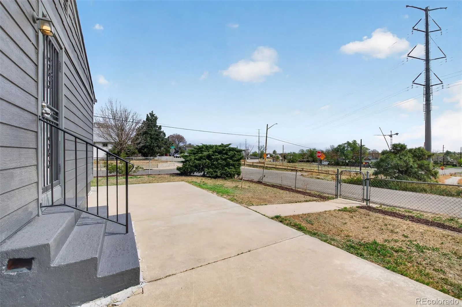 04162026144200 1600 29