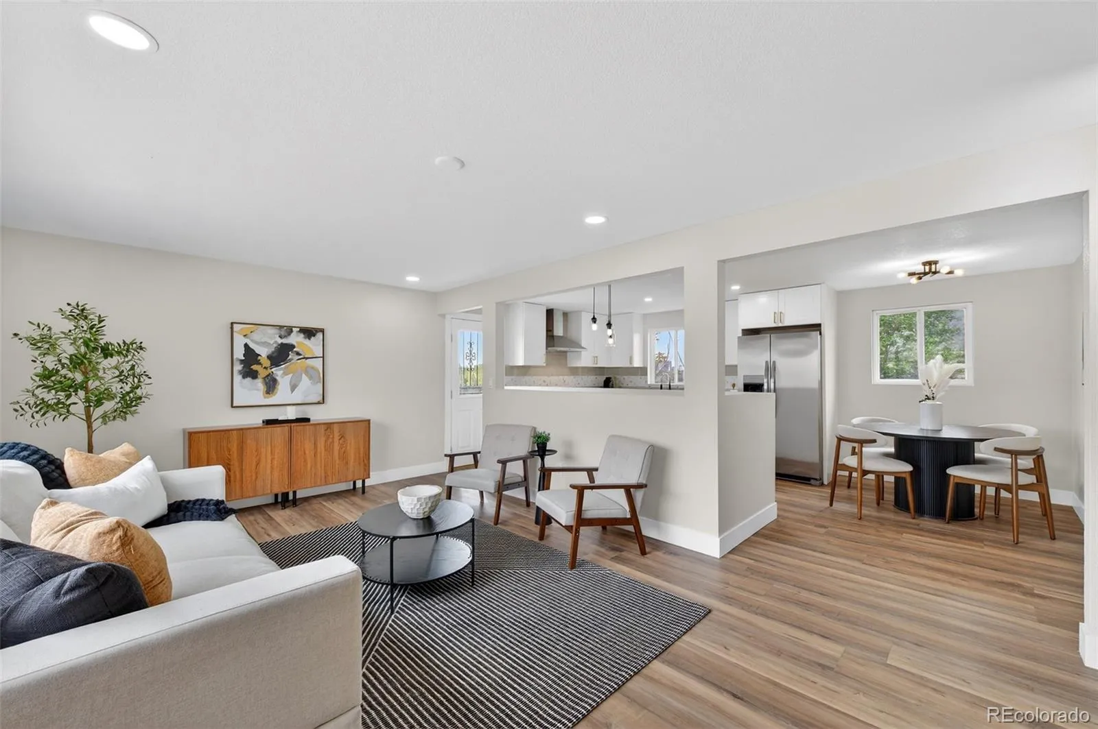 04162026144200 1600 3