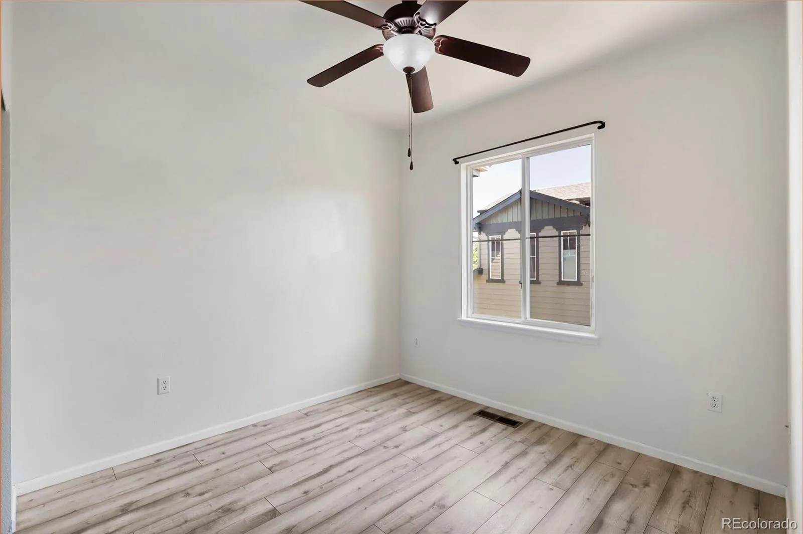 13000 Grant W Circle #B Thornton CO 80241 MLS #REC3345334 05182026185348 1600 28