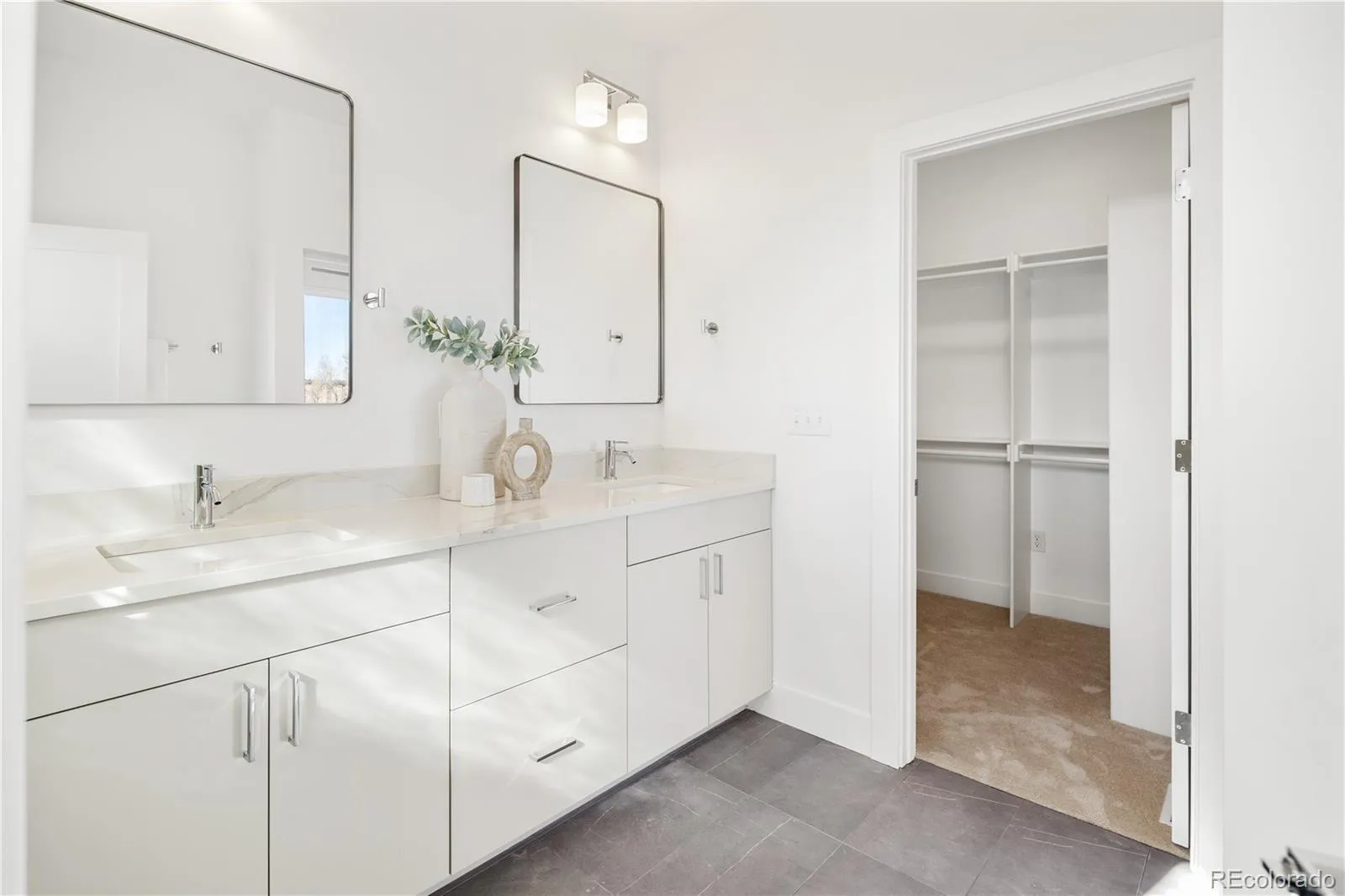 04112026215453 1600 31