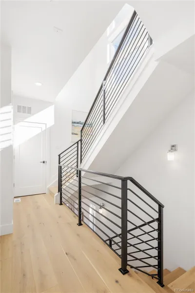 04112026215453 800 15