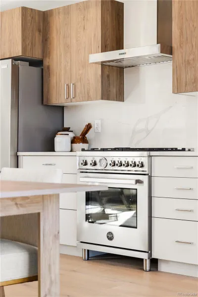 04112026215453 800 35