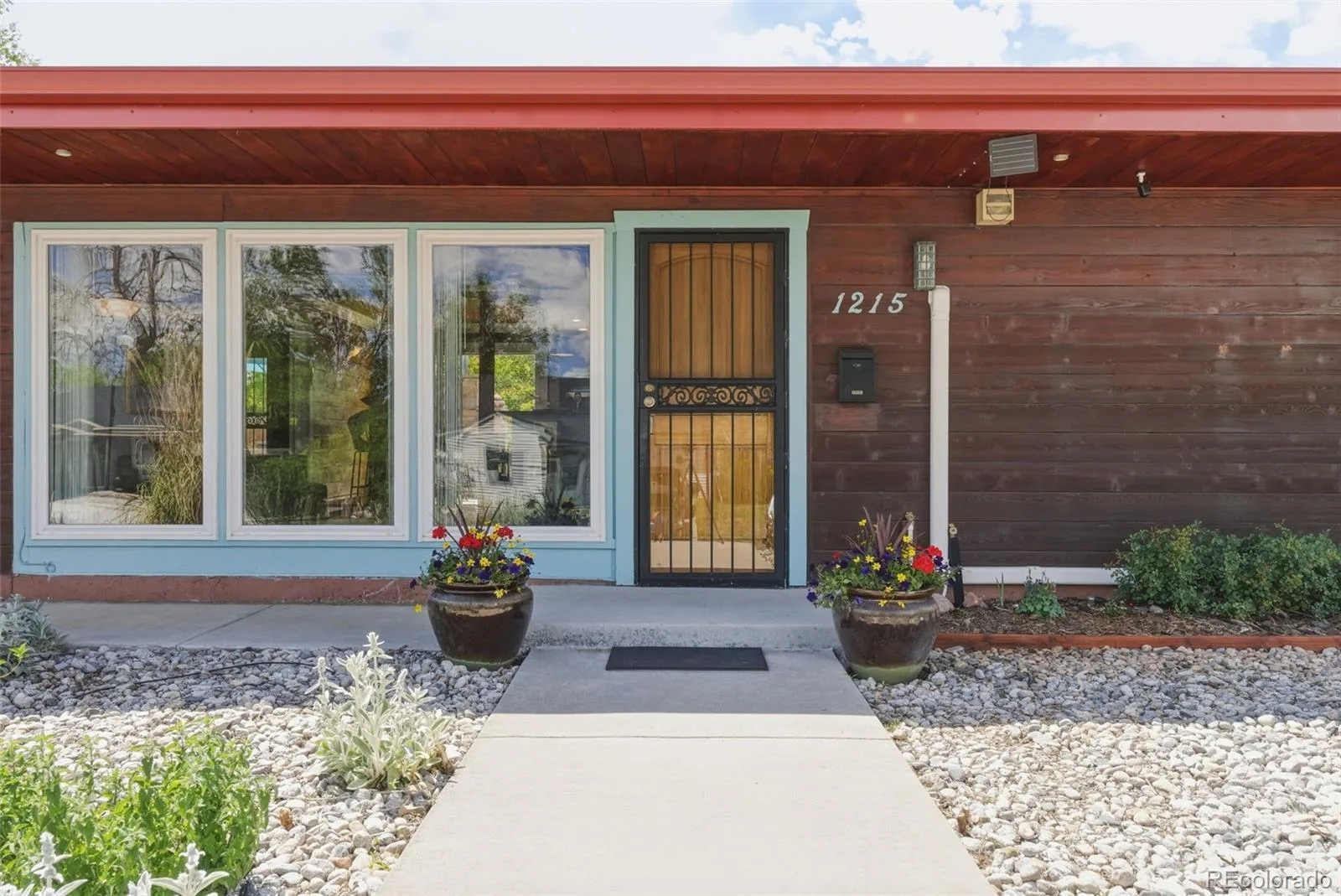 1215 Rosemary Street Denver CO 80220 MLS #REC3347594 06092026010018 1600 3