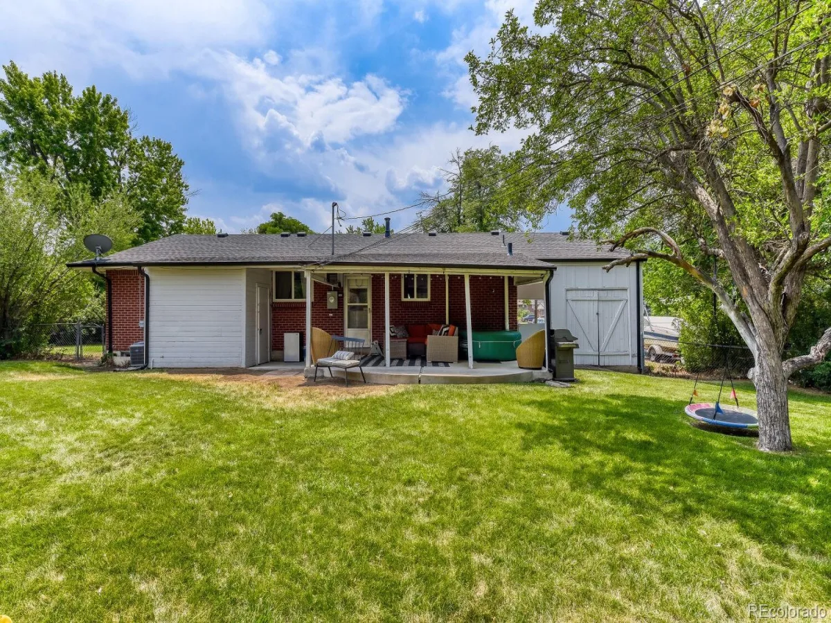 2555 E Maplewood Avenue Littleton CO 80121 MLS #REC3355960 07092026164456 1200 26