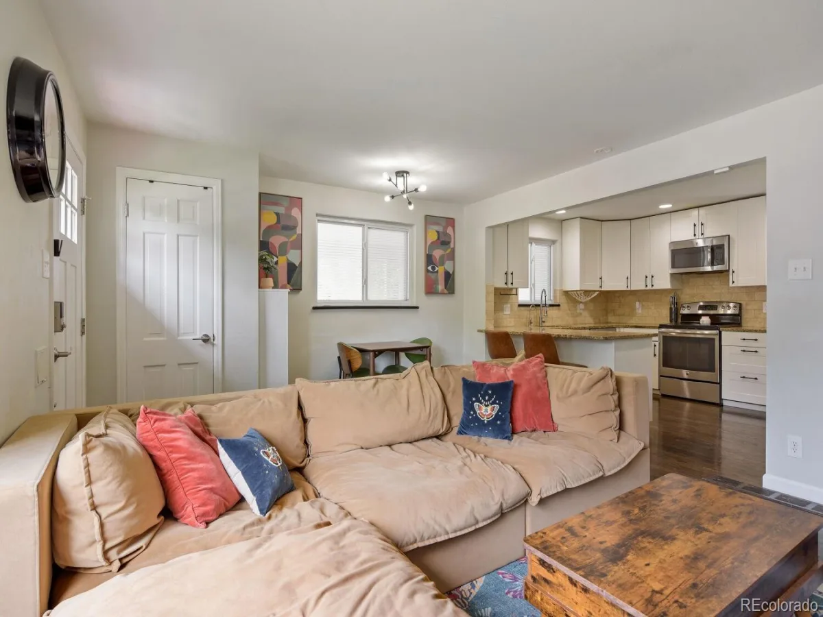 2555 E Maplewood Avenue Littleton CO 80121 MLS #REC3355960 07092026164456 1200 3