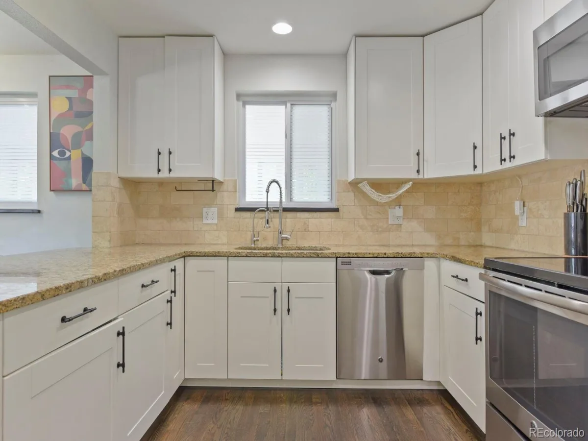 2555 E Maplewood Avenue Littleton CO 80121 MLS #REC3355960 07092026164456 1200 8