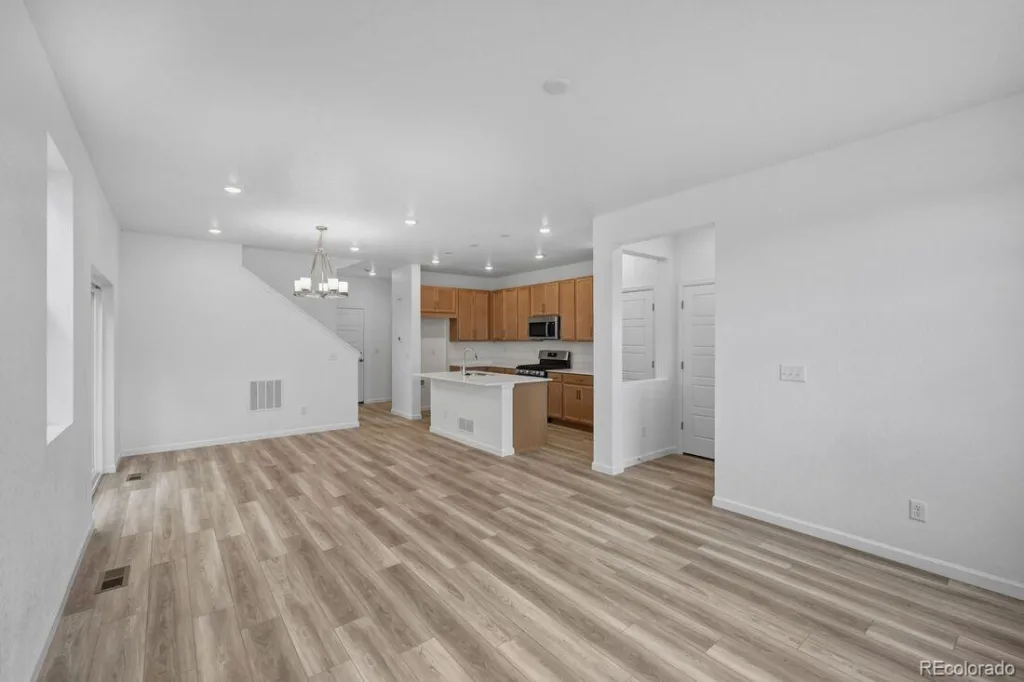 3293 N Coolidge Way Aurora CO 80019 | MLS #REC3357650 07302026155926 1024 5