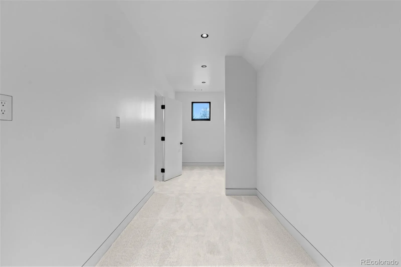 03172026230341 1600 32