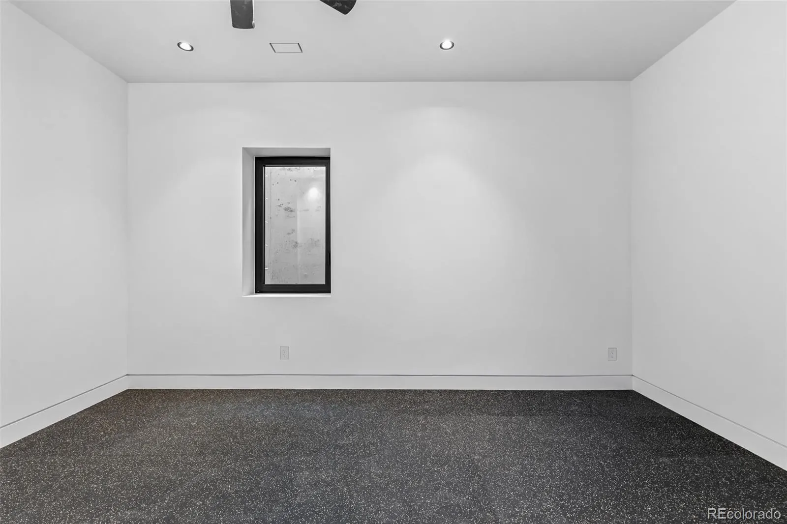 03172026230341 1600 48