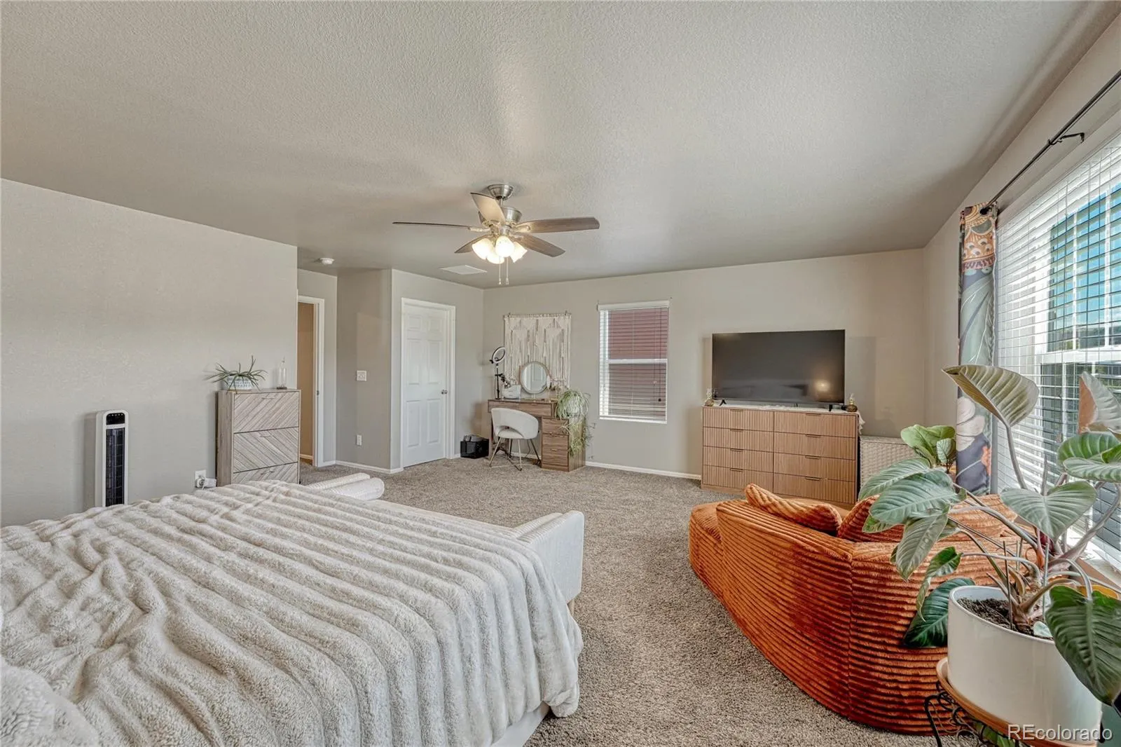 6044 Point Rider Circle Castle Rock CO 80104 | MLS #REC3361781 05092026192424 1600 17