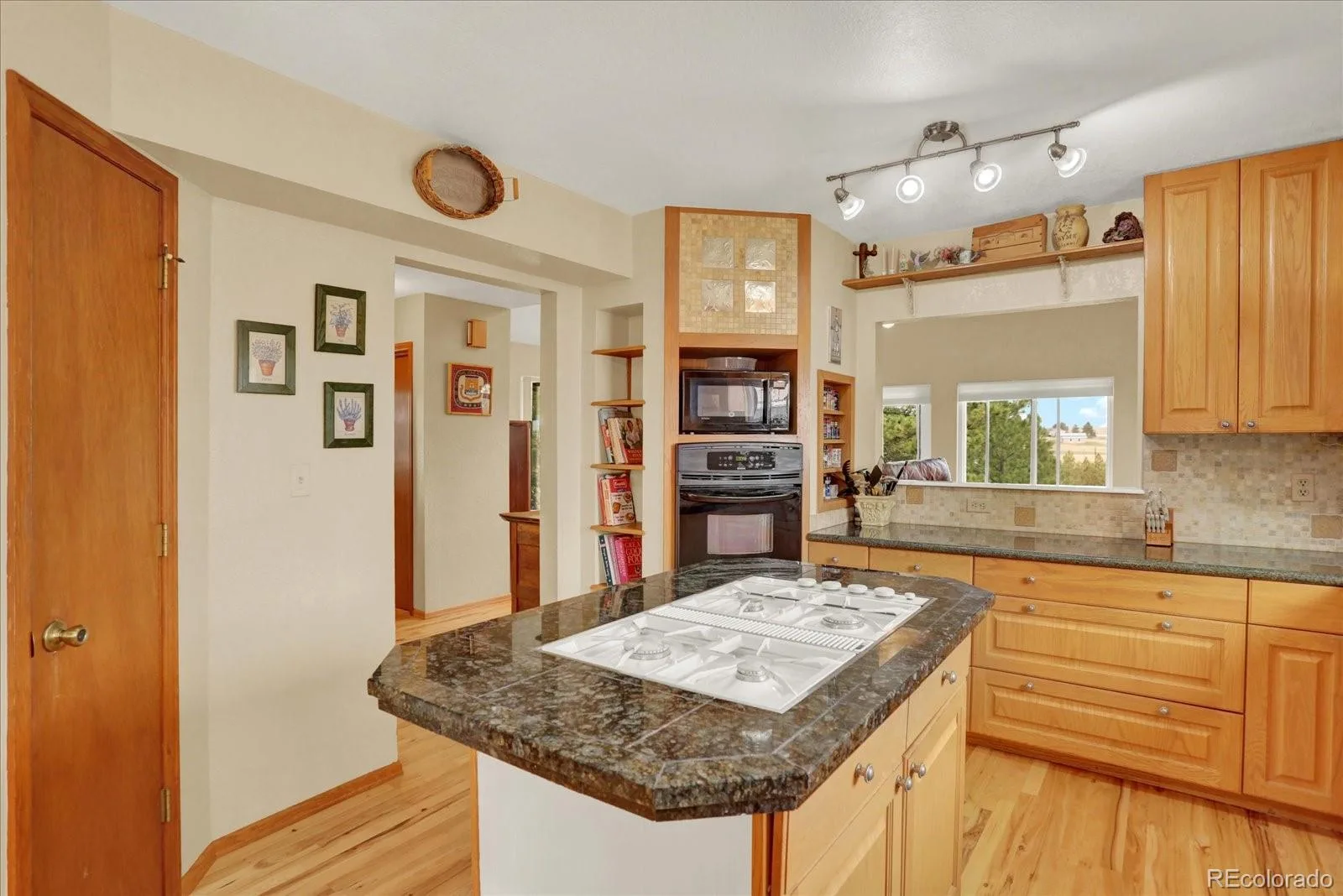 43120 London Drive Parker CO 80138 | MLS #REC3362566 08172026200412 1600 11