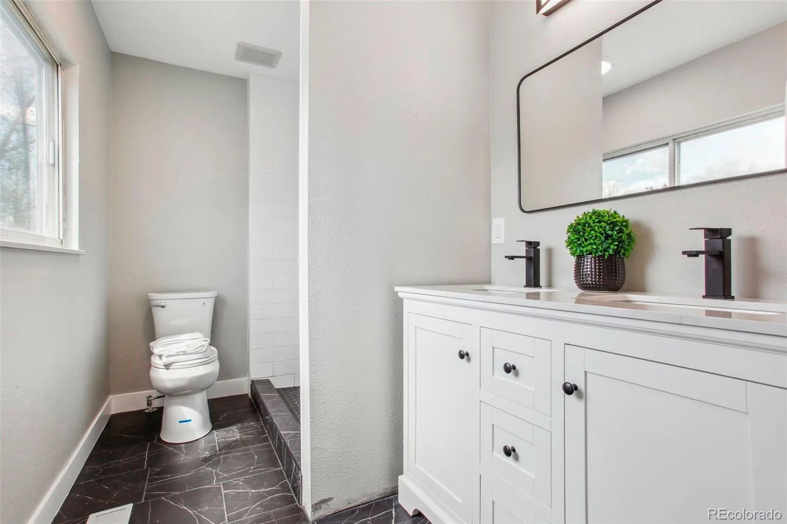 19644 E Girard Drive Aurora CO 80013 MLS #REC3363968 06202026014727 1600 11