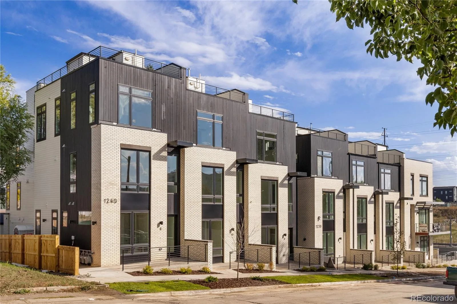 1230 N ZENOBIA Street #4 Denver CO 80204 MLS #REC3364061 06262026221608 1600 2