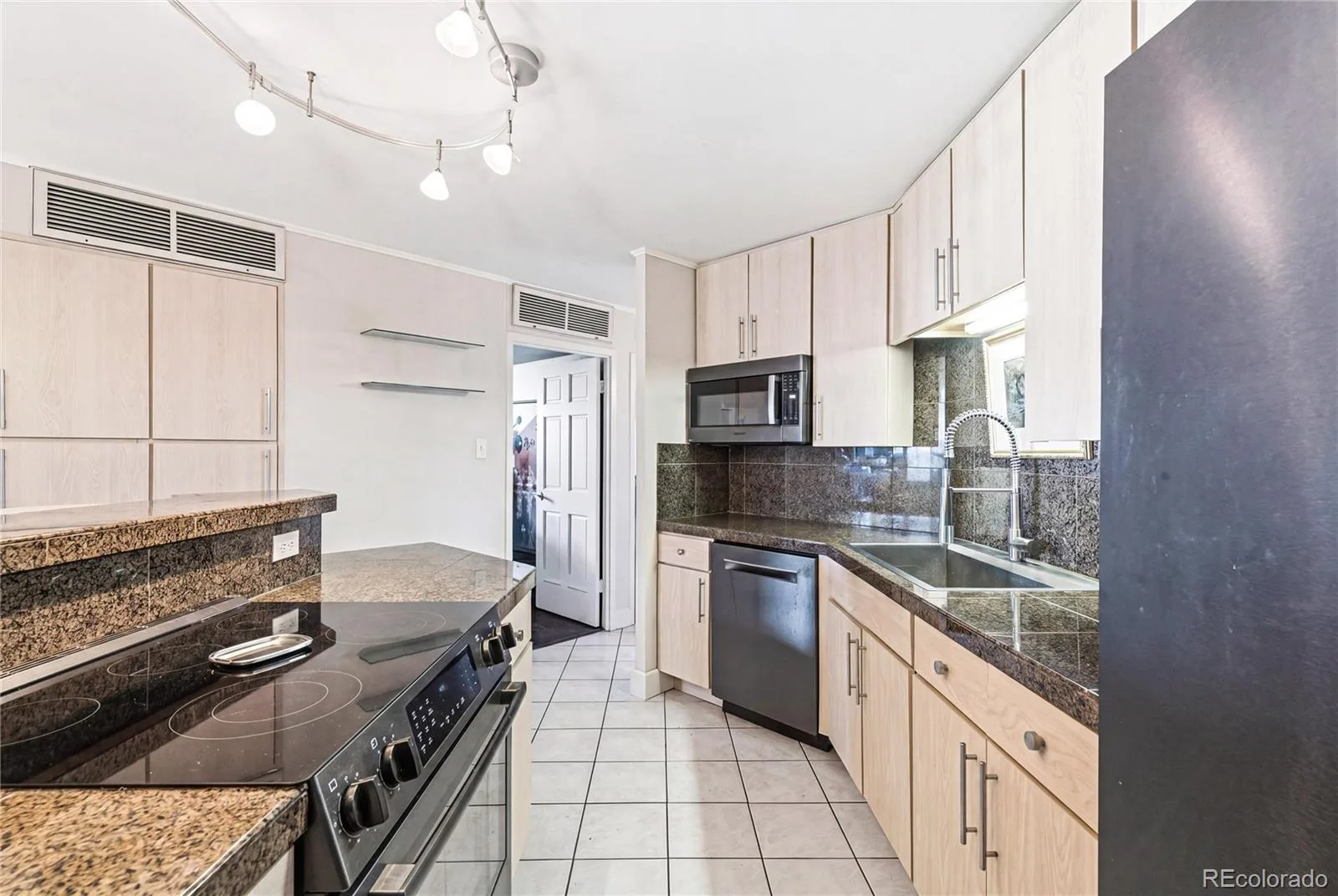550 E 12th Avenue #708 Denver CO 80203 | MLS #REC3364399 09232026082555 1600 13