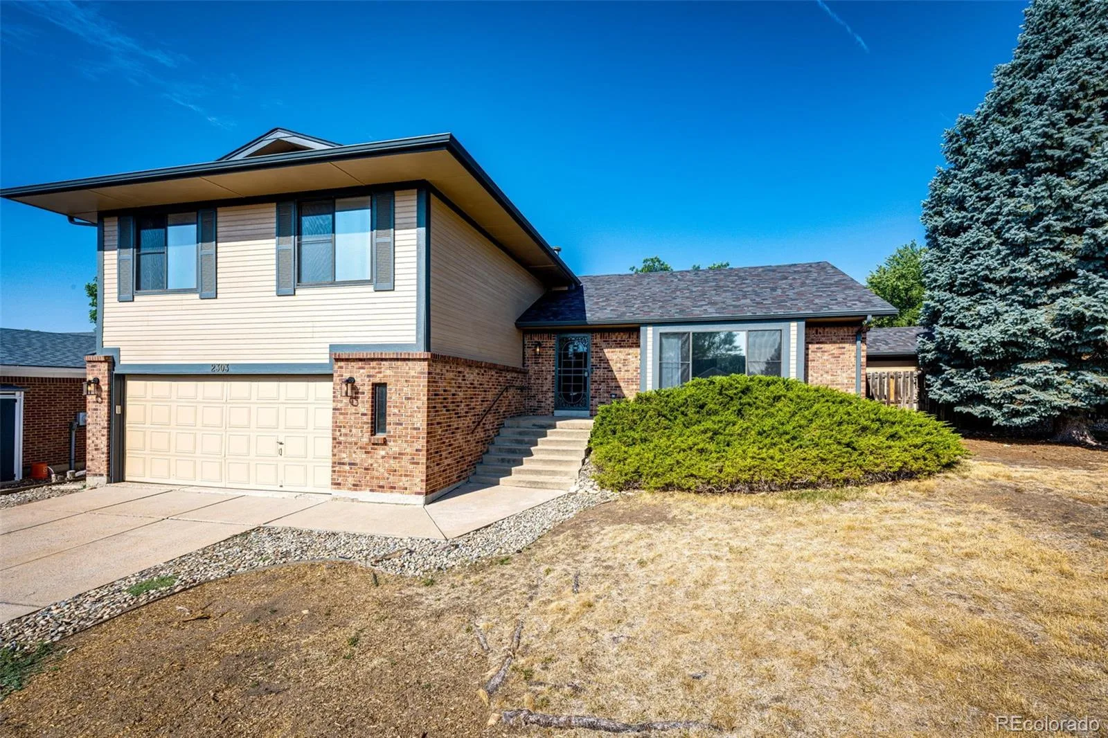 2303 S Eldridge Court Lakewood CO 80228 | MLS #REC3365235 08062026022420 1600 10