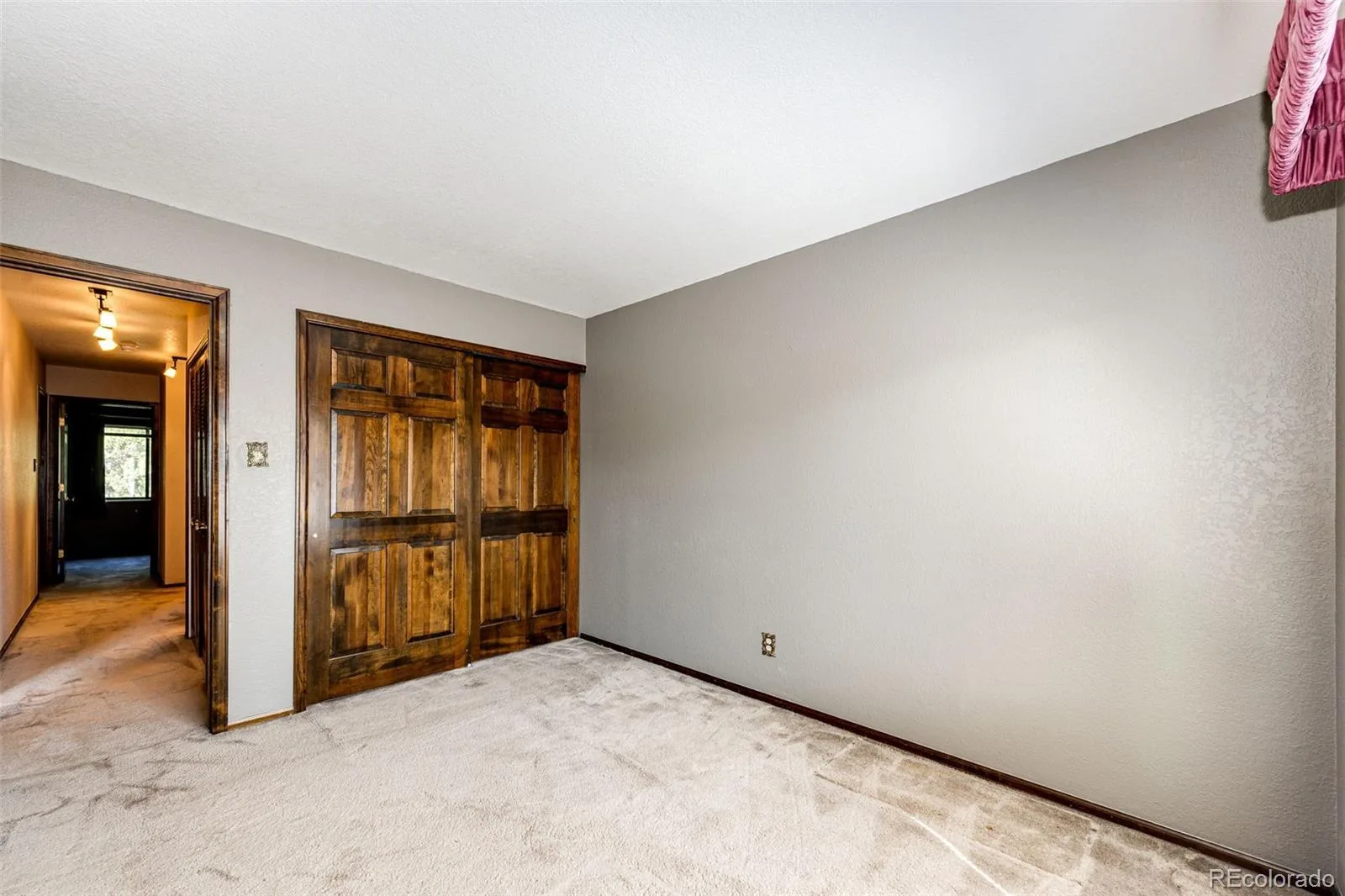 2303 S Eldridge Court Lakewood CO 80228 | MLS #REC3365235 08062026022420 1600 32