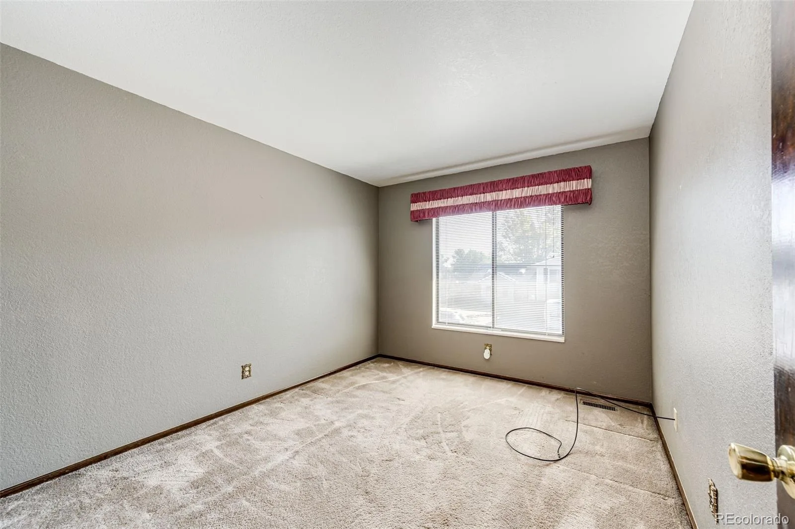 2303 S Eldridge Court Lakewood CO 80228 | MLS #REC3365235 08062026022420 1600 35