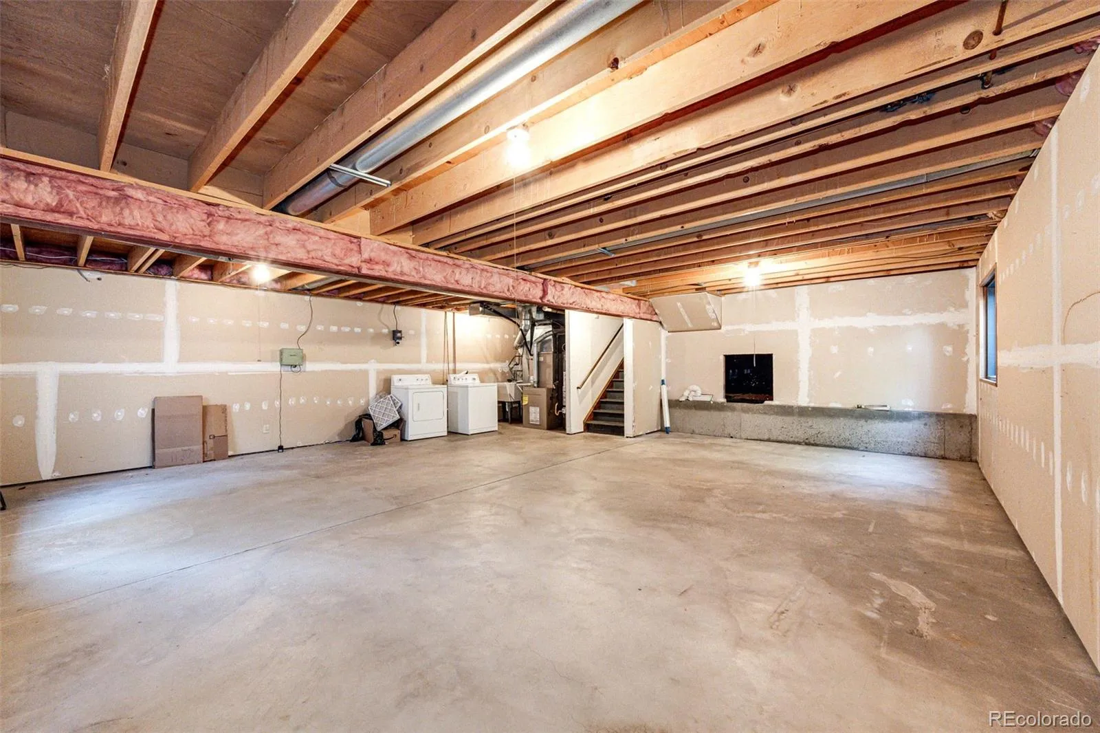 2303 S Eldridge Court Lakewood CO 80228 | MLS #REC3365235 08062026022420 1600 41