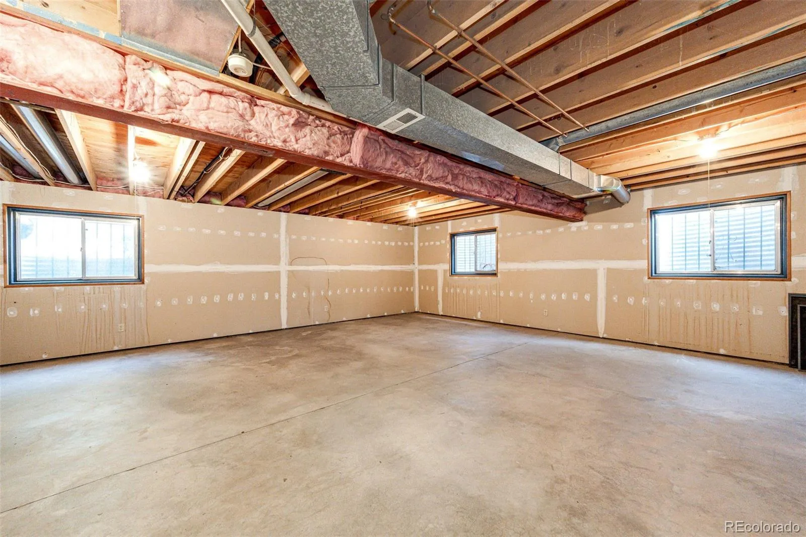 2303 S Eldridge Court Lakewood CO 80228 | MLS #REC3365235 08062026022420 1600 42