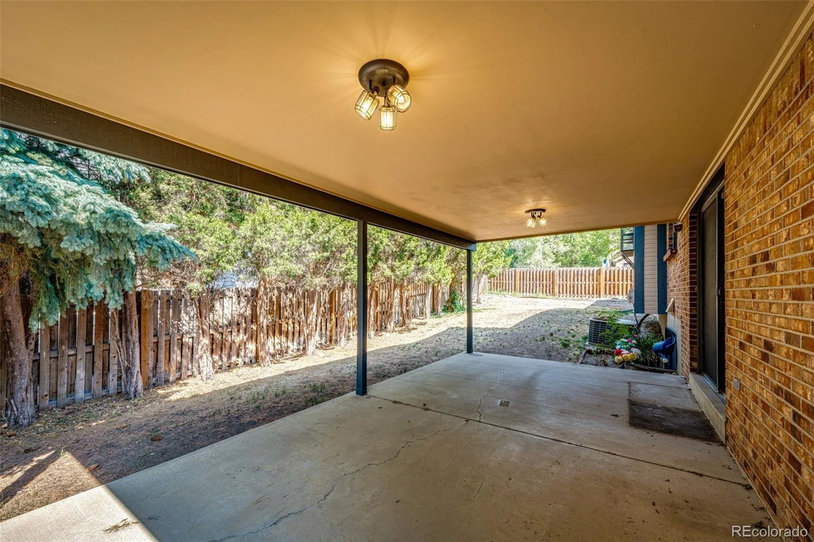 2303 S Eldridge Court Lakewood CO 80228 | MLS #REC3365235 08062026022420 1600 43