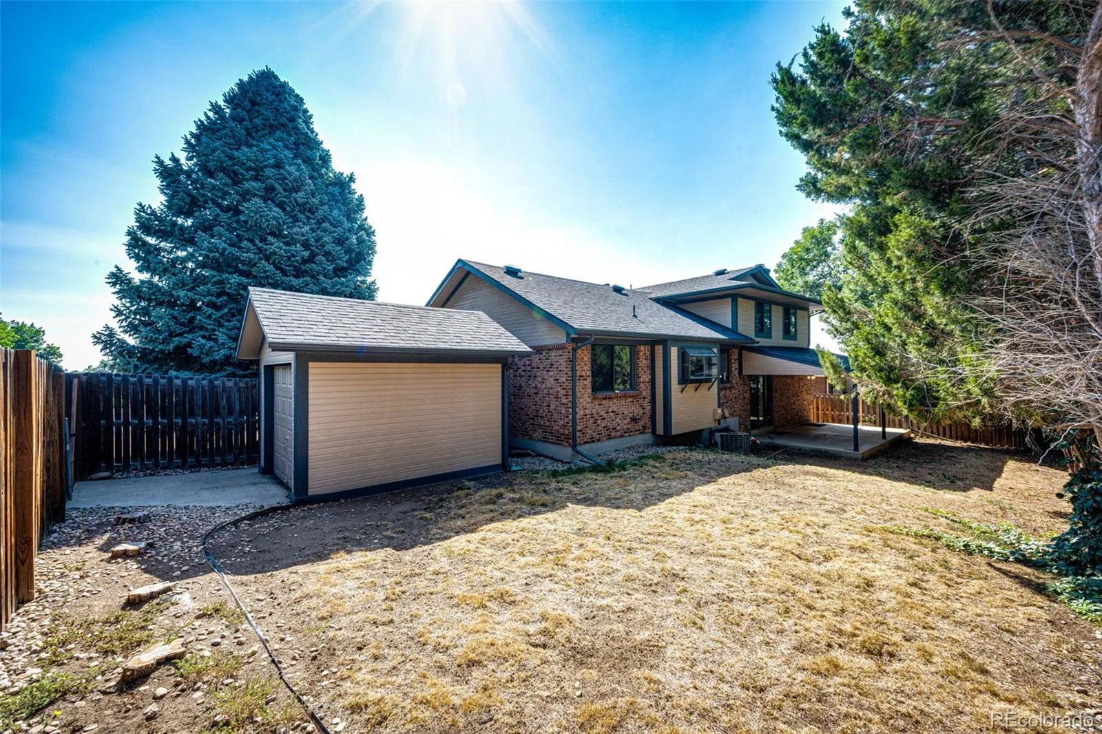 2303 S Eldridge Court Lakewood CO 80228 | MLS #REC3365235 08062026022420 1600 46