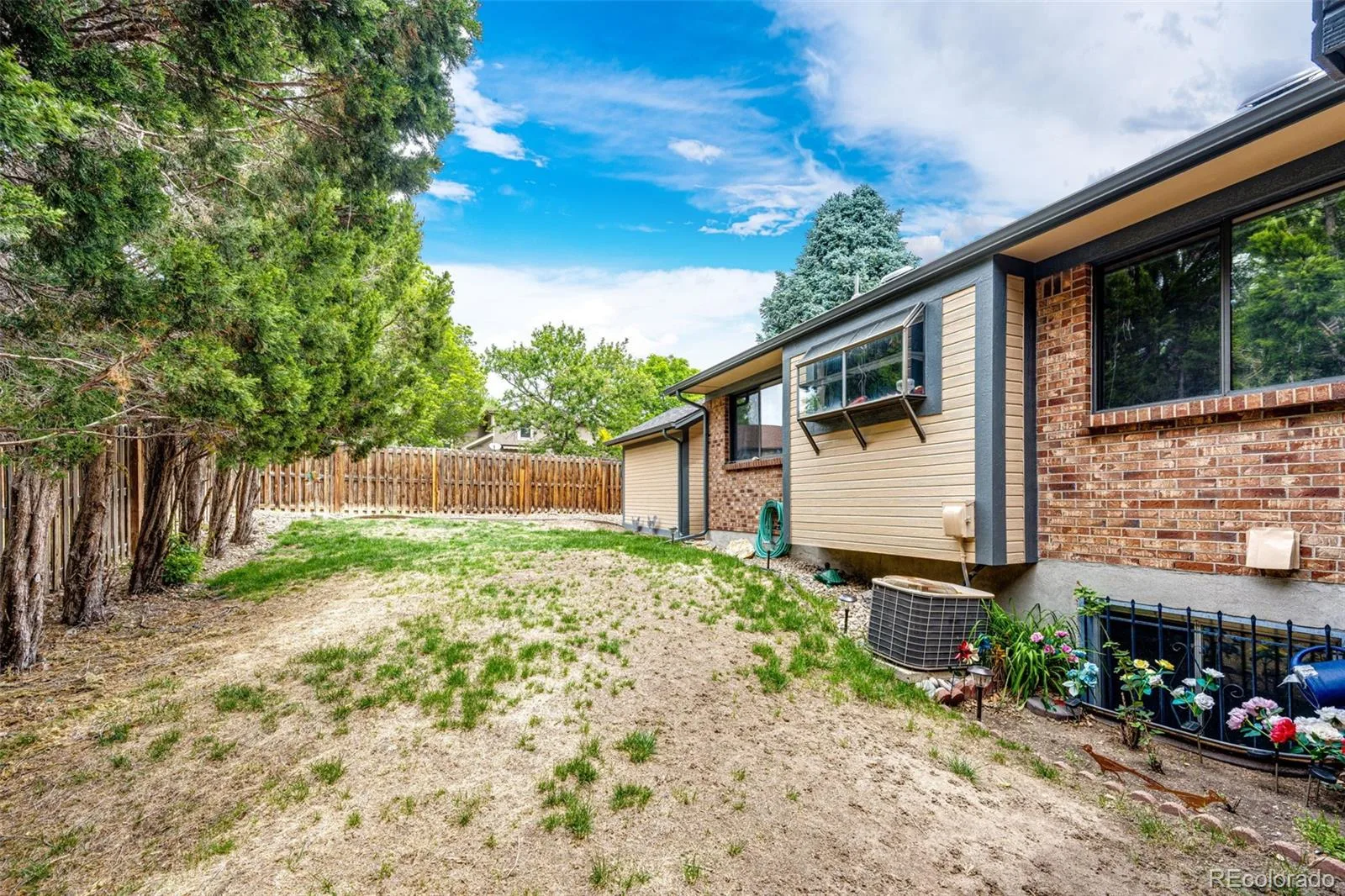 2303 S Eldridge Court Lakewood CO 80228 | MLS #REC3365235 08062026022420 1600 9