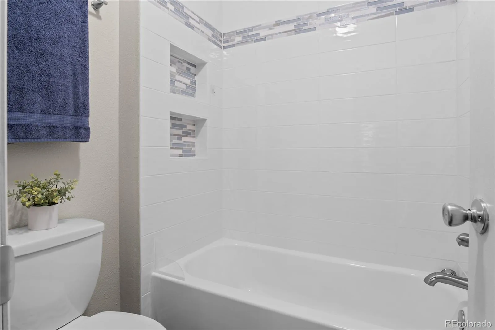 3737 S Walden Street Aurora CO 80013 MLS #REC3365833 05022026055840 1600 24